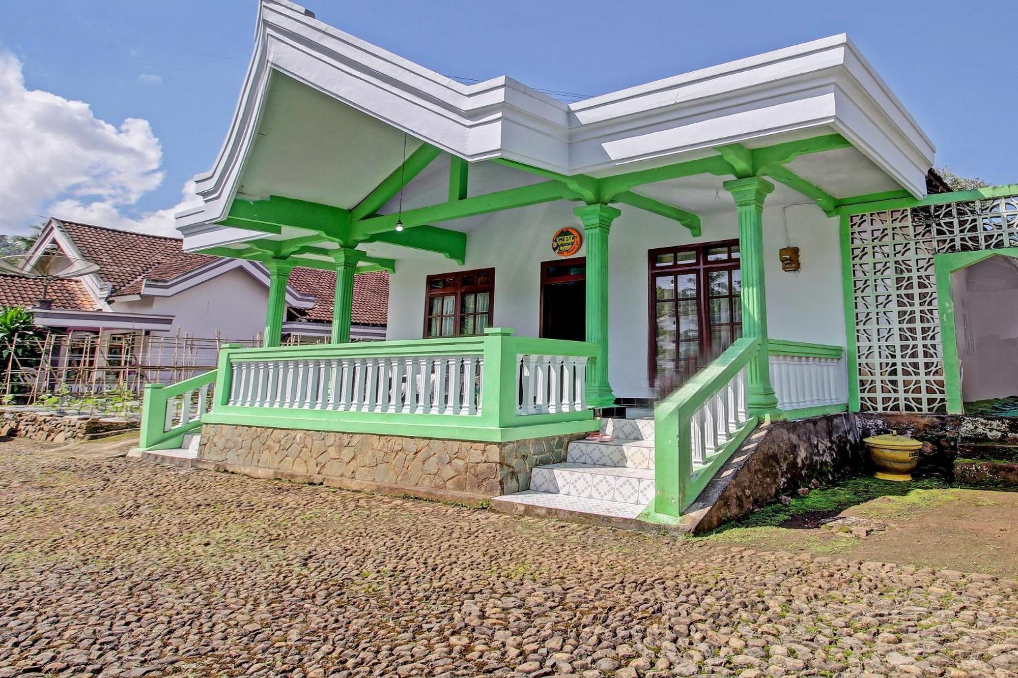 Hotel Spot On 91214 Desa Wisata Pandean Trenggalek Exterior foto